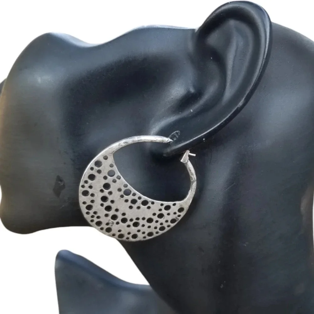 VINTAGE SILVER PEWTER ABSTRACT HOOP DESIGN EARRINGS